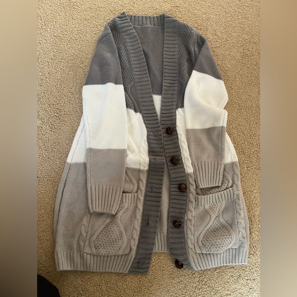 Like new multi colored cardigan!
